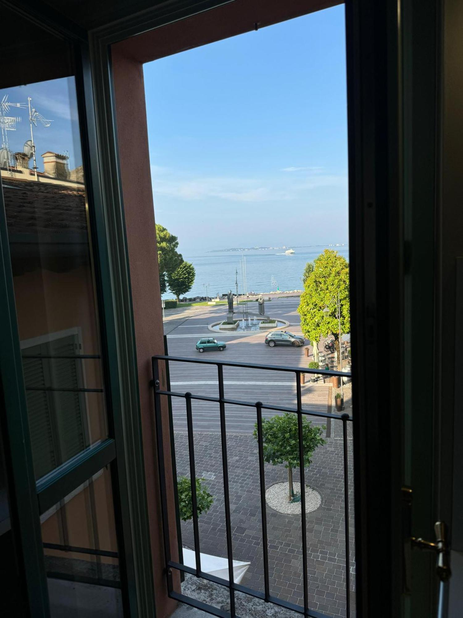 Splendid Apartment 代森扎诺-德尔加达 外观 照片