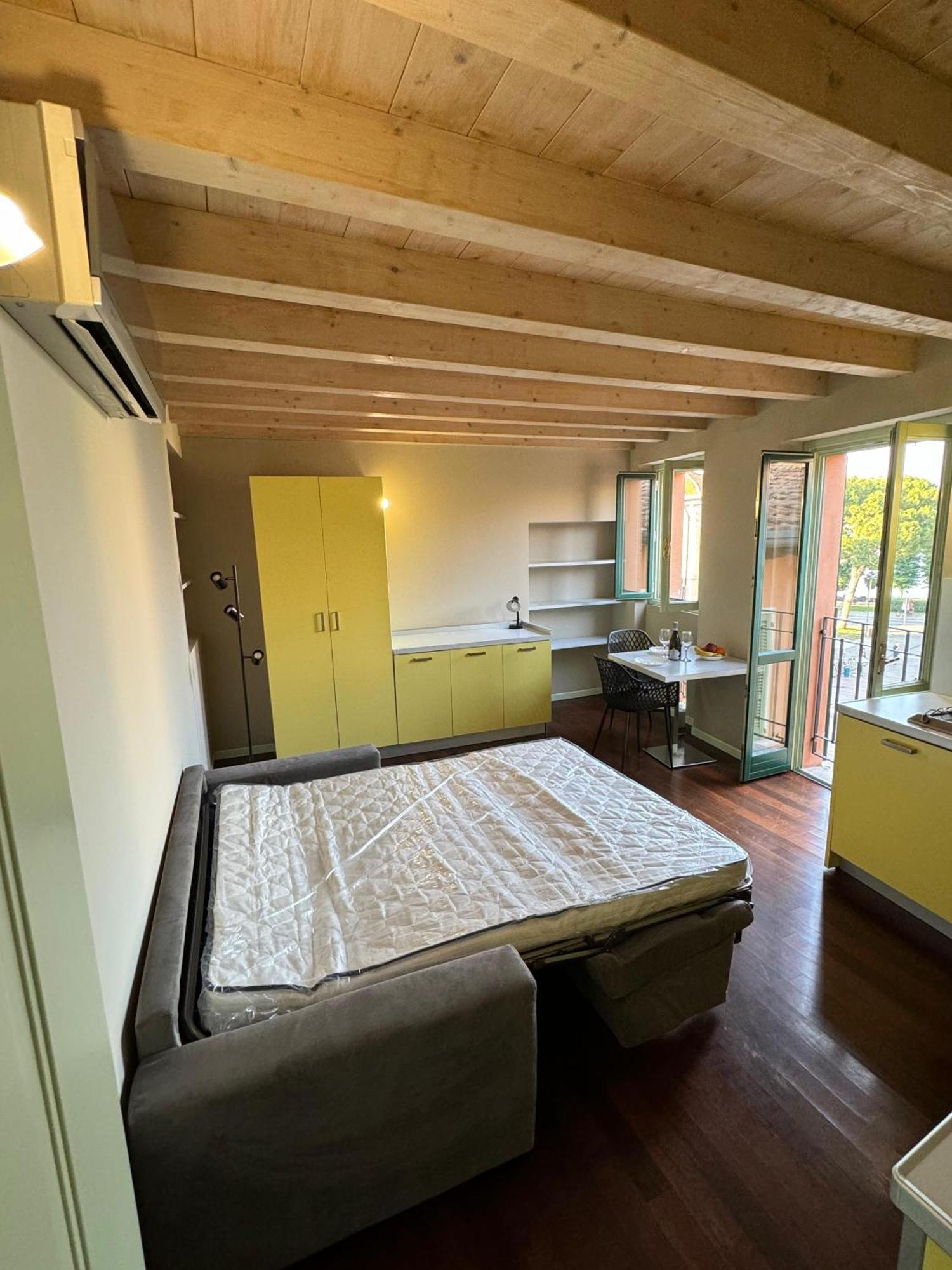 Splendid Apartment 代森扎诺-德尔加达 外观 照片