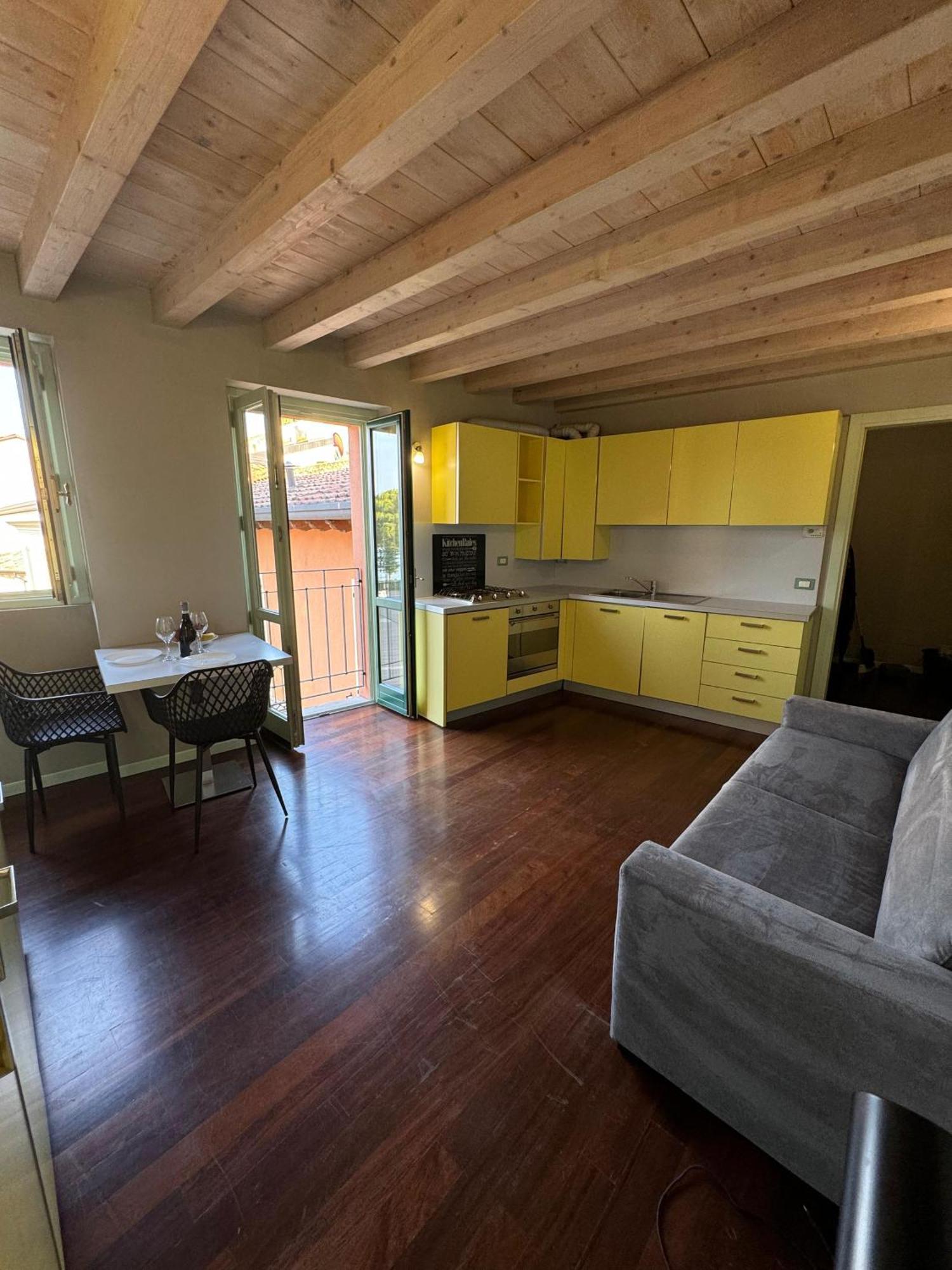 Splendid Apartment 代森扎诺-德尔加达 外观 照片
